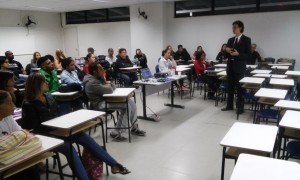 Representante do CRA de Minas Gerais palestra para alunos de Administração da Zona Norte
