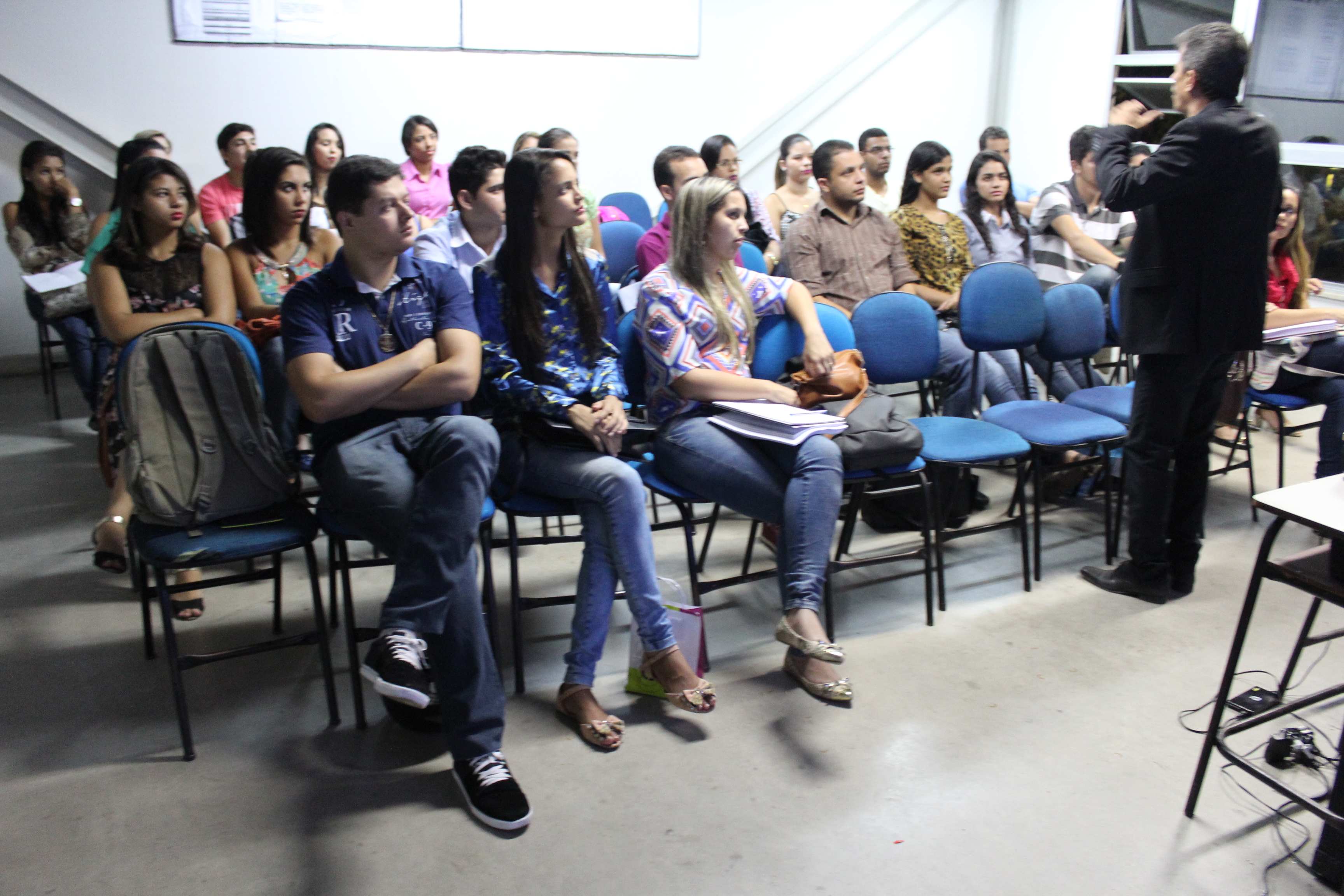 Acadêmicos participam de palestra ministrada palestra ministrada pelo Chefe da Administração Fazendária