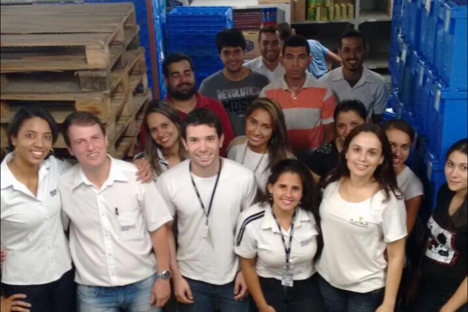 Alunos de Administração participam de visita técnica ao Centro de Distribuição da Indiana