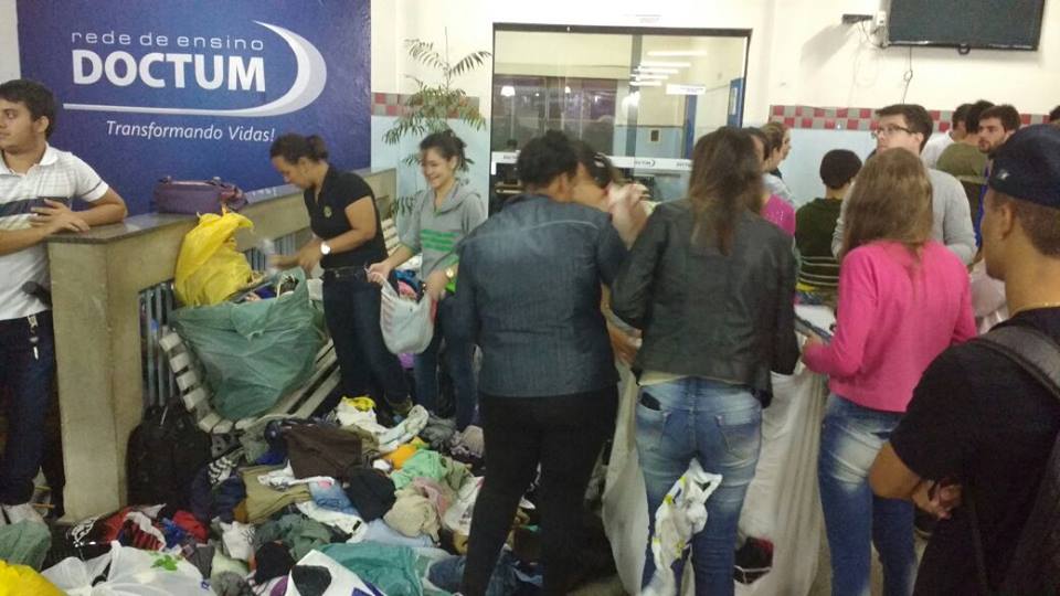 Alunos do curso de Administração, Campus Caratinga, participam de trote solidário