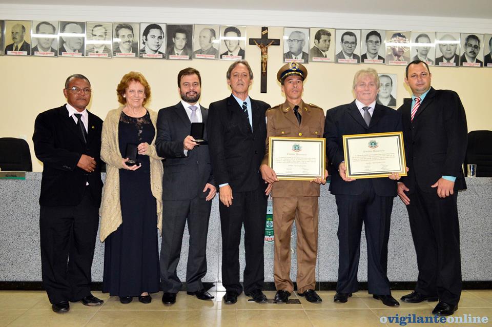 Superintendente Administrativo da Rede Doctum recebe Medalha do Mérito Leopoldinense