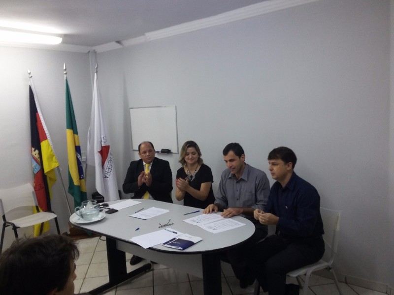 Diretora da unidade de Teófilo Otoni participa de seminário sobre desenvolvimento regional