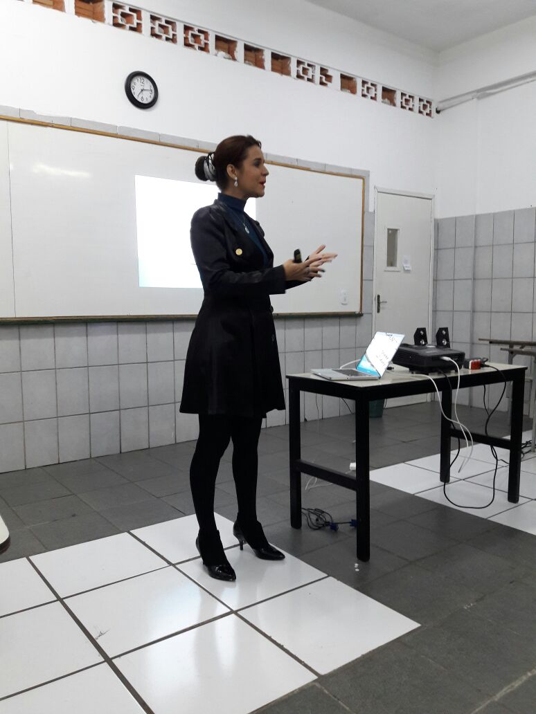 Executiva da Mary Kay no Brasil faz palestra para os alunos de Administração de Vila Velha