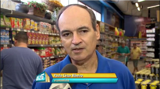 Professor da Doctum Vitória explica como economizar nas compras em reportagem de TV