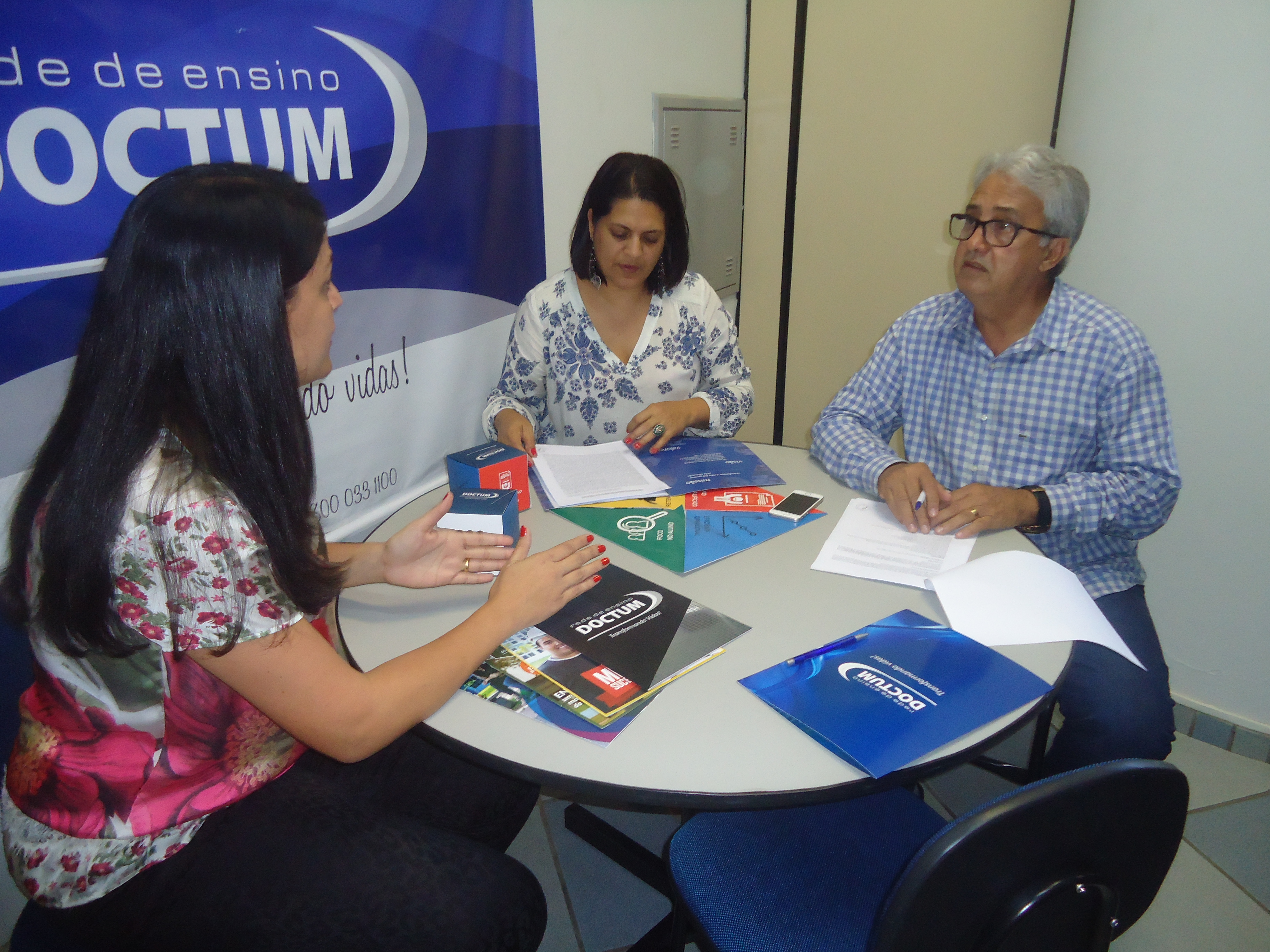 Doctum Caratinga e ACIC firmam parceria para concessão de descontos nos cursos da Rede