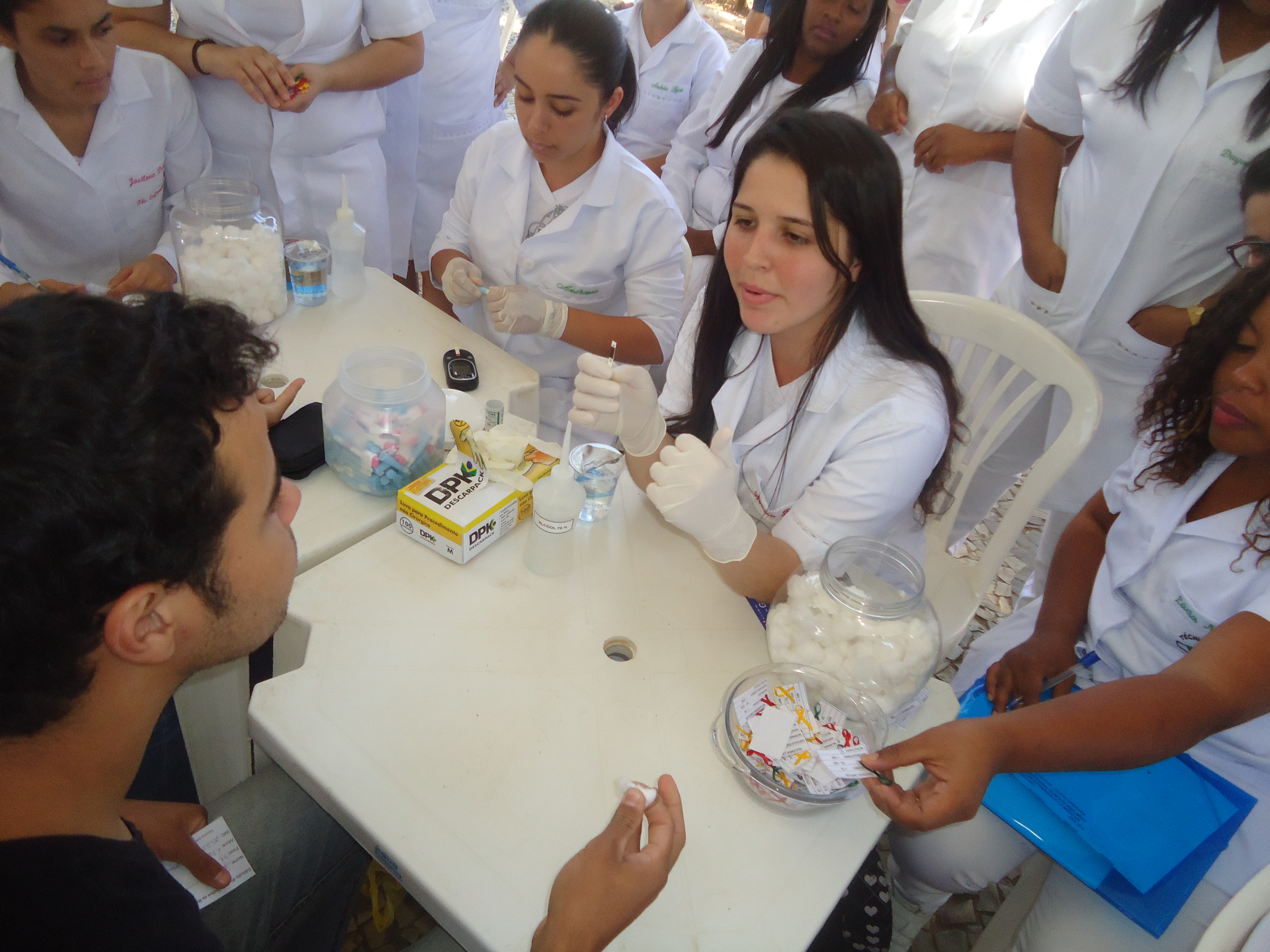 Alunos da FIC participam de Ação Social da Doctum TV