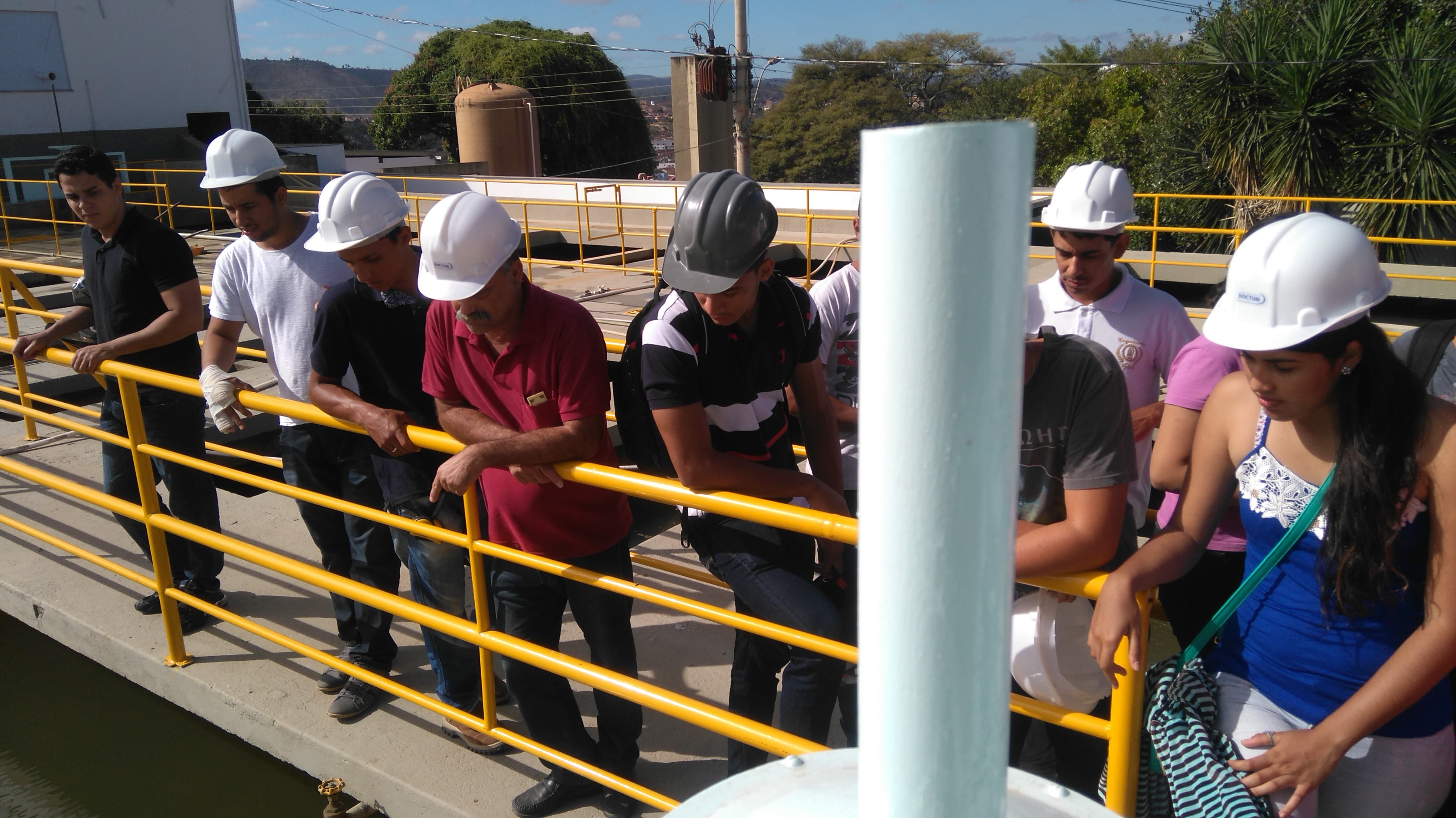 Alunos de Engenharia Civil participam de visita técnica a Estação de Tratamento de Água em Teófilo Otoni