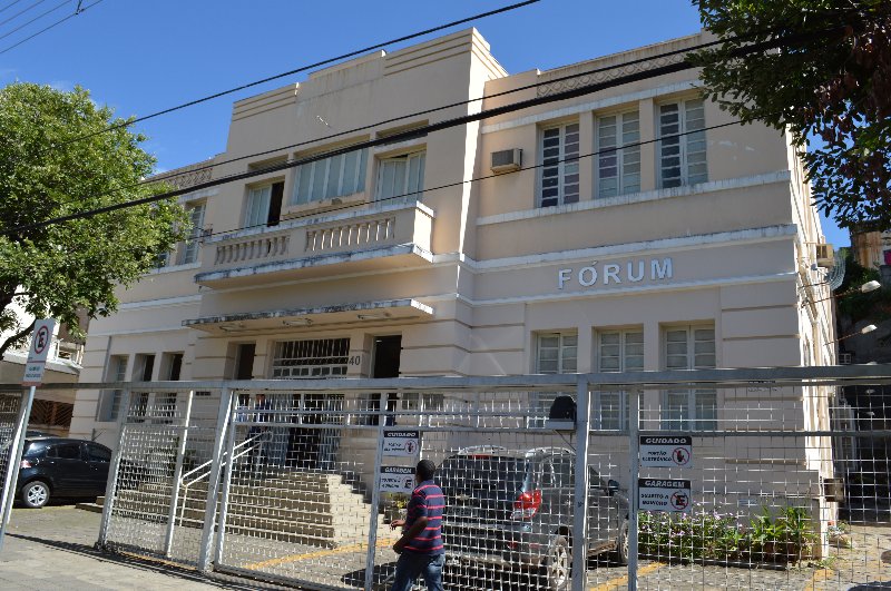 Alunos do curso Delta Doctum são aprovados para estágio no Fórum de Caratinga