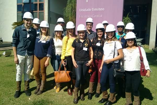 Alunos de Administração e Ciências Contábeis da FIC realizam visitas in loco na Aperam South América e Irmão Supermercados