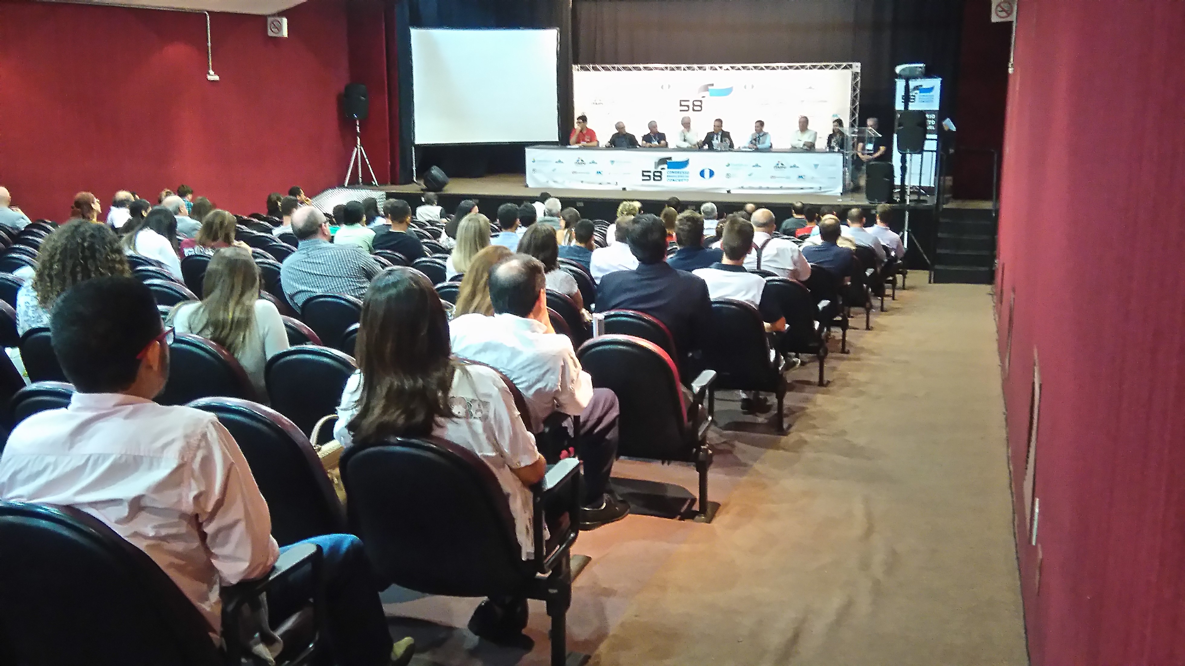Coordenadora e docente de Engenharia Civil participam do 58º Congresso Brasileiro do Concreto