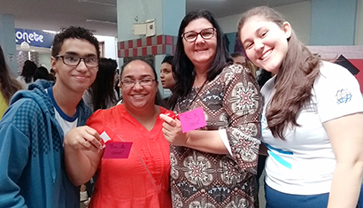 Alunos do Colégio Caratinga da Rede Doctum, organizam um café especial em homenagem a todas as mães