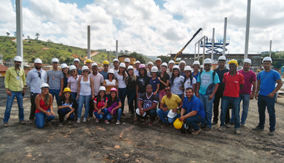 Alunos de Engenharia Civil participam de visita técnica à obra do Atacado Varejo Mineirão/EPA