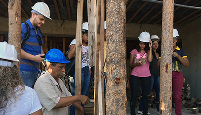 Alunos de Engenharia Civil da Doctum Teófilo Otoni participam de visita técnica na obra do Edifício Ipiranga