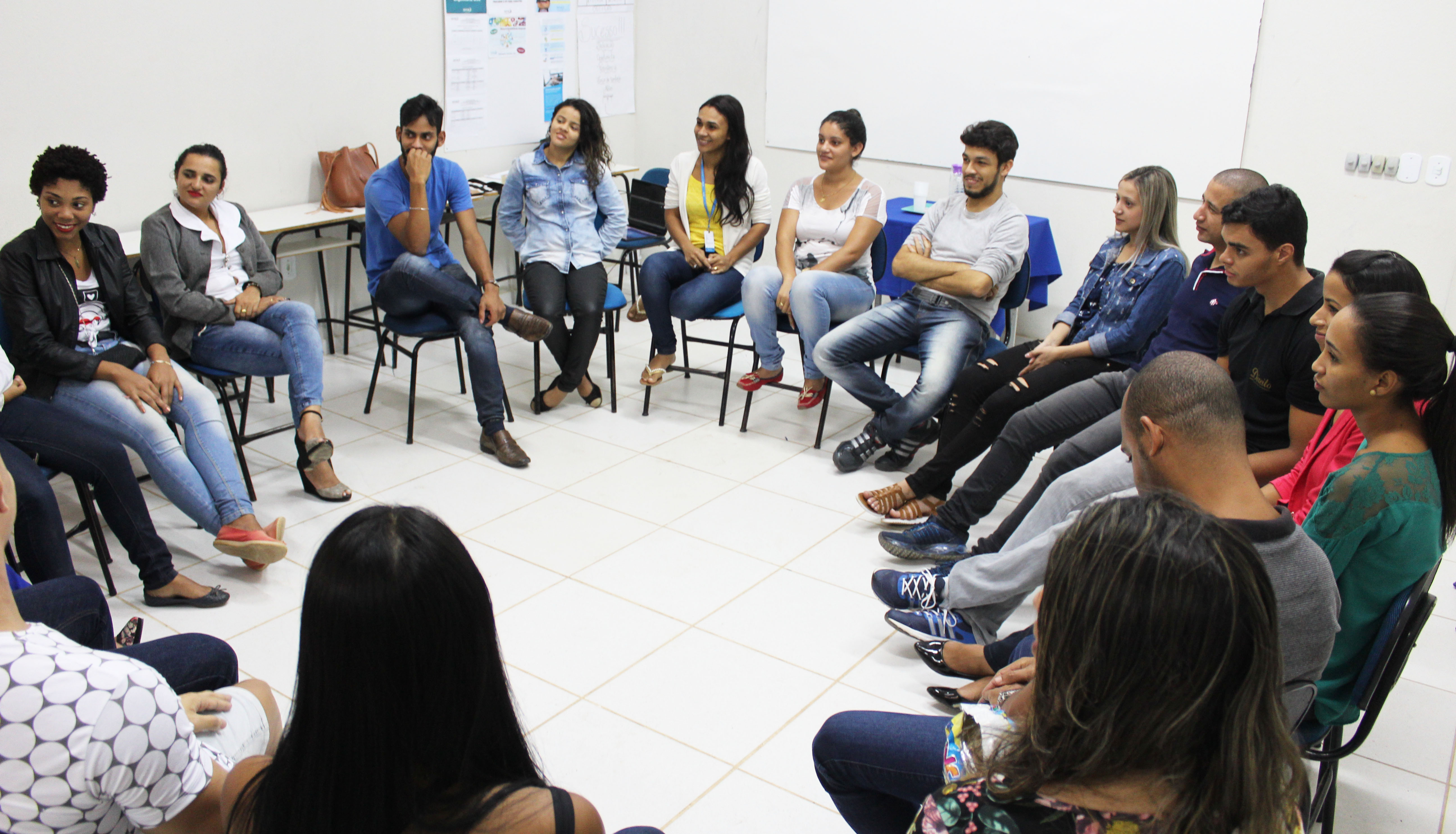 NAP realiza Oficina de Motivação e Relaxamento com alunos de Direito em Teófilo Otoni