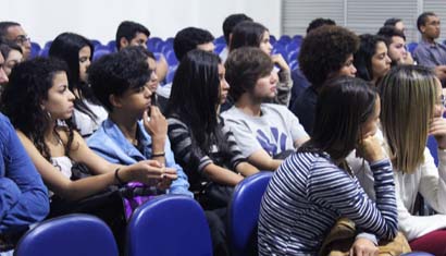 Alunos participam da palestra “Falando de Architectura” em Teófilo Otoni