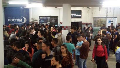 Comemoração pelo dia do estudante marca volta às aulas em Caratinga