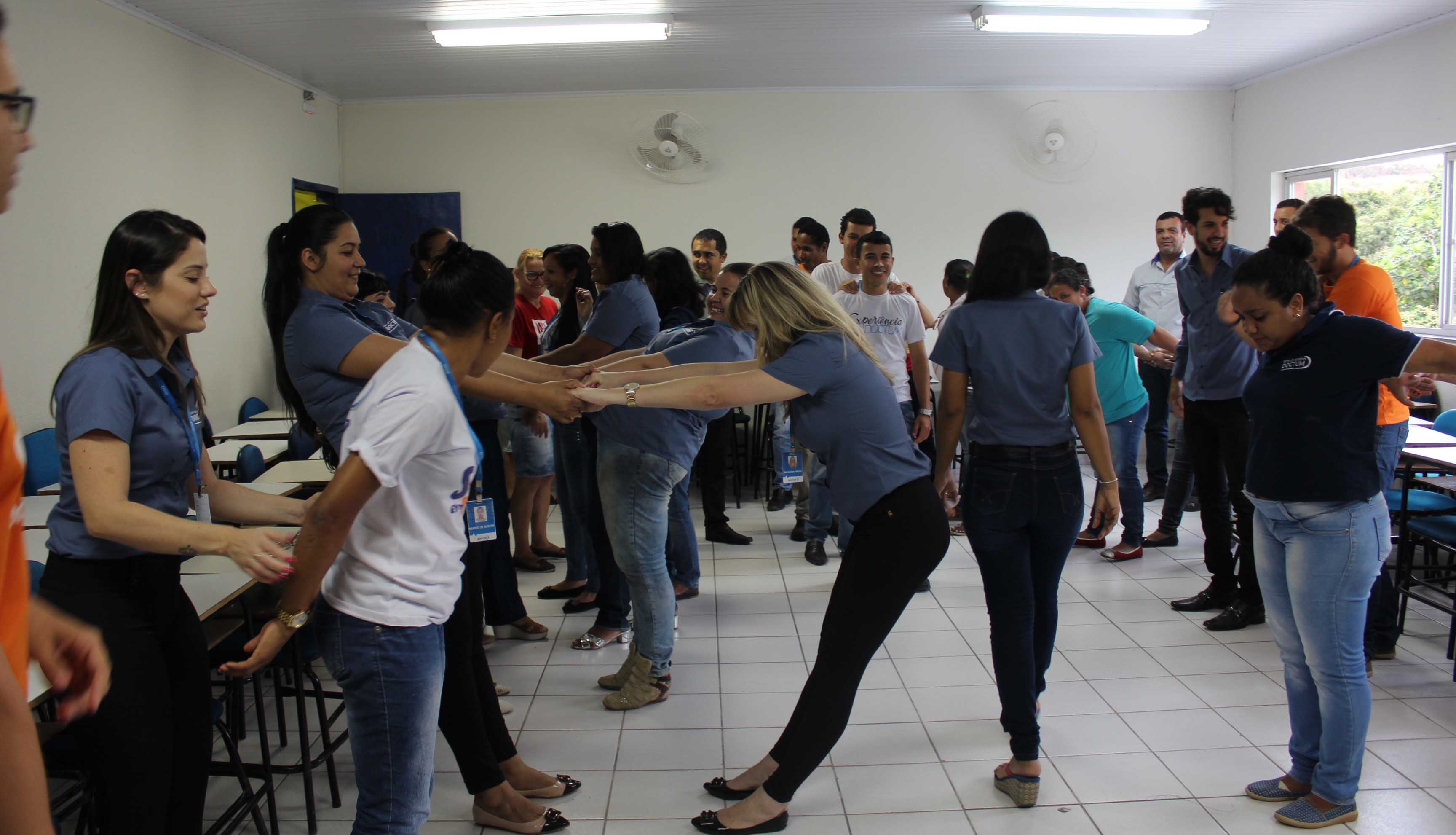 Colaboradores de Teófilo Otoni participam de palestra sobre Síndrome de Burnout