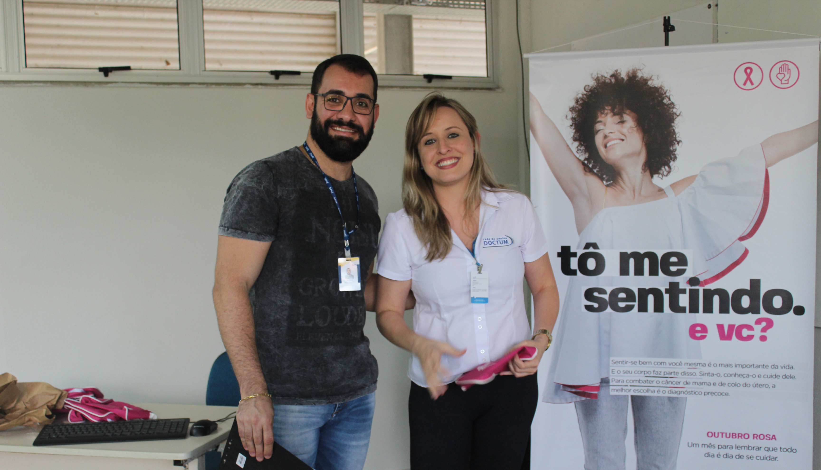 Colaboradoras de Teófilo Otoni participam de palestra sobre o Outubro Rosa