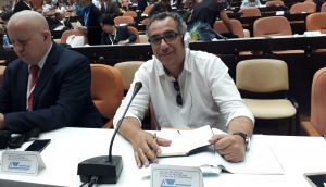 Capa - Forum Universidade e desenvolvimento sustentável. Prof. Americo Galvao