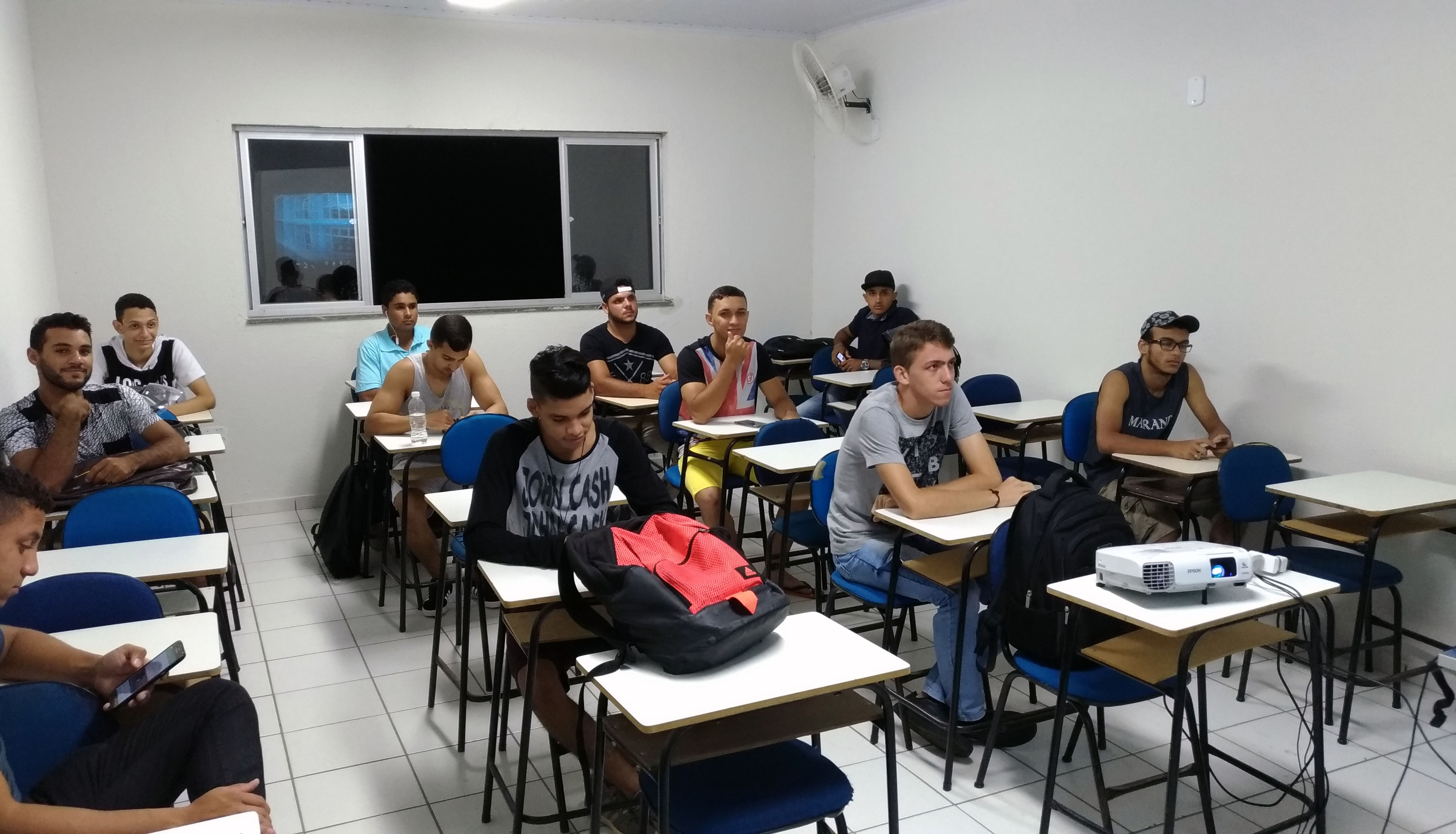 Na unidade Teófilo Otoni, Engenharia Civil realiza aula inaugural para os seus alunos