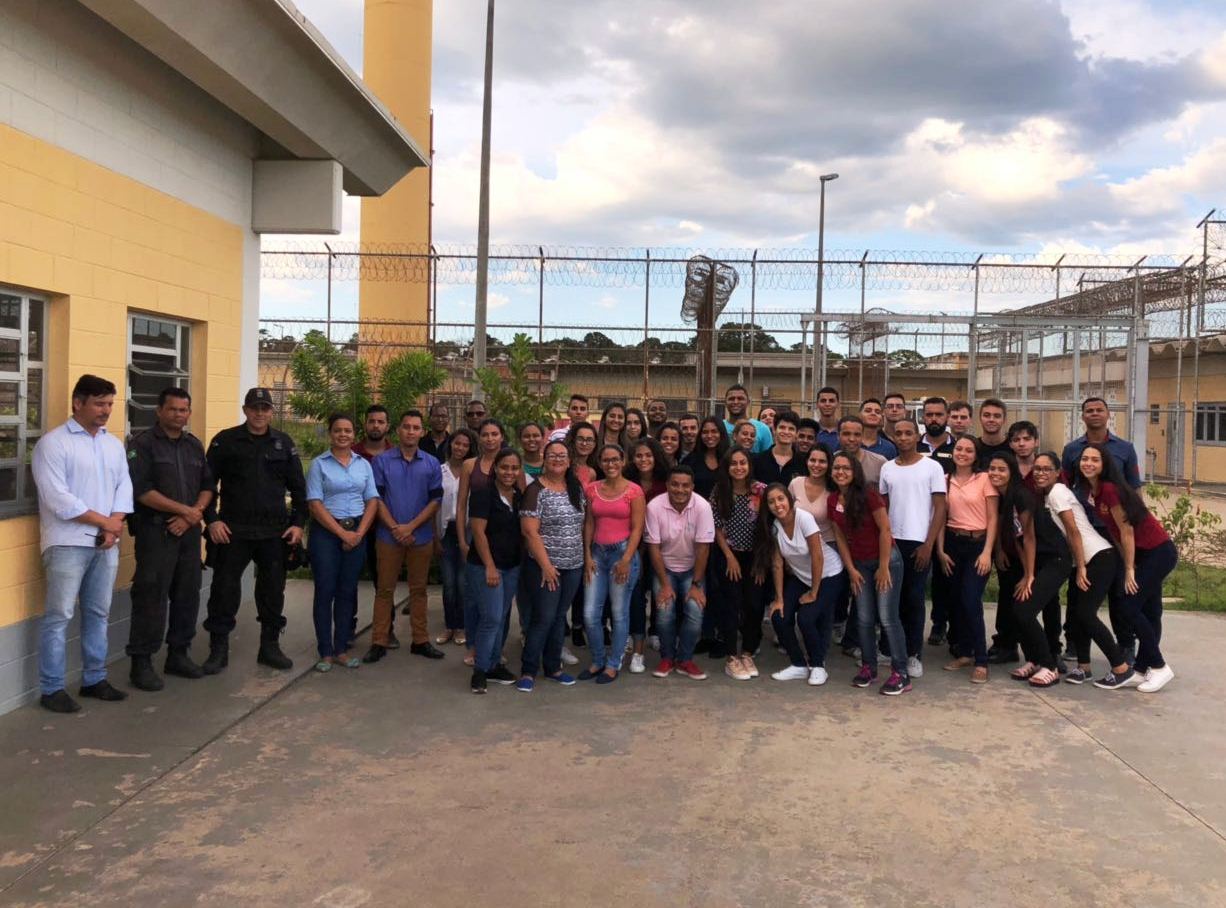 Alunos participam de visita técnica em Penitenciária de Vila Velha