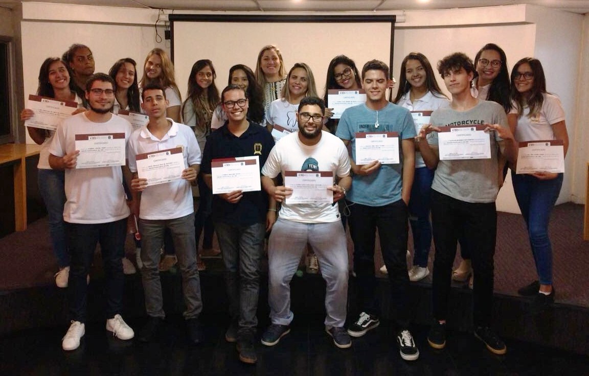 Primeira turma de Odonto participa de palestra no Conselho Regional