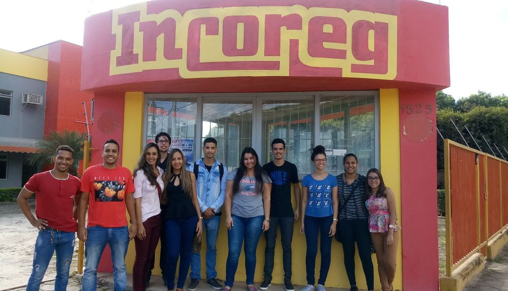 Calouros e veteranos dos cursos gerenciais visitam a INCOREG em Teófilo Otoni