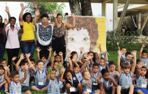 Foto 03 - Livros Gigantes