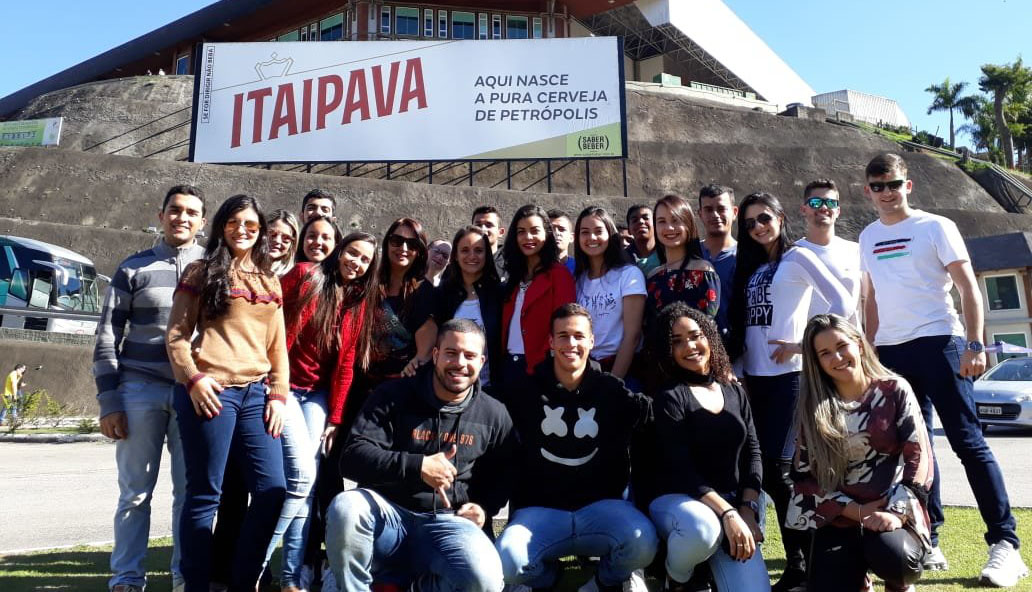 Alunos de Contábeis e Administração de Caratinga fazem visita técnica à Cervejaria Itaipava em Petrópolis – RJ