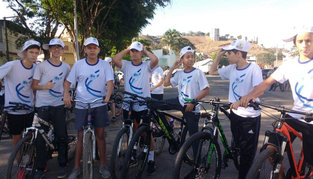 Colégio Caratinga da Rede Doctum realiza Passeio Ciclístico