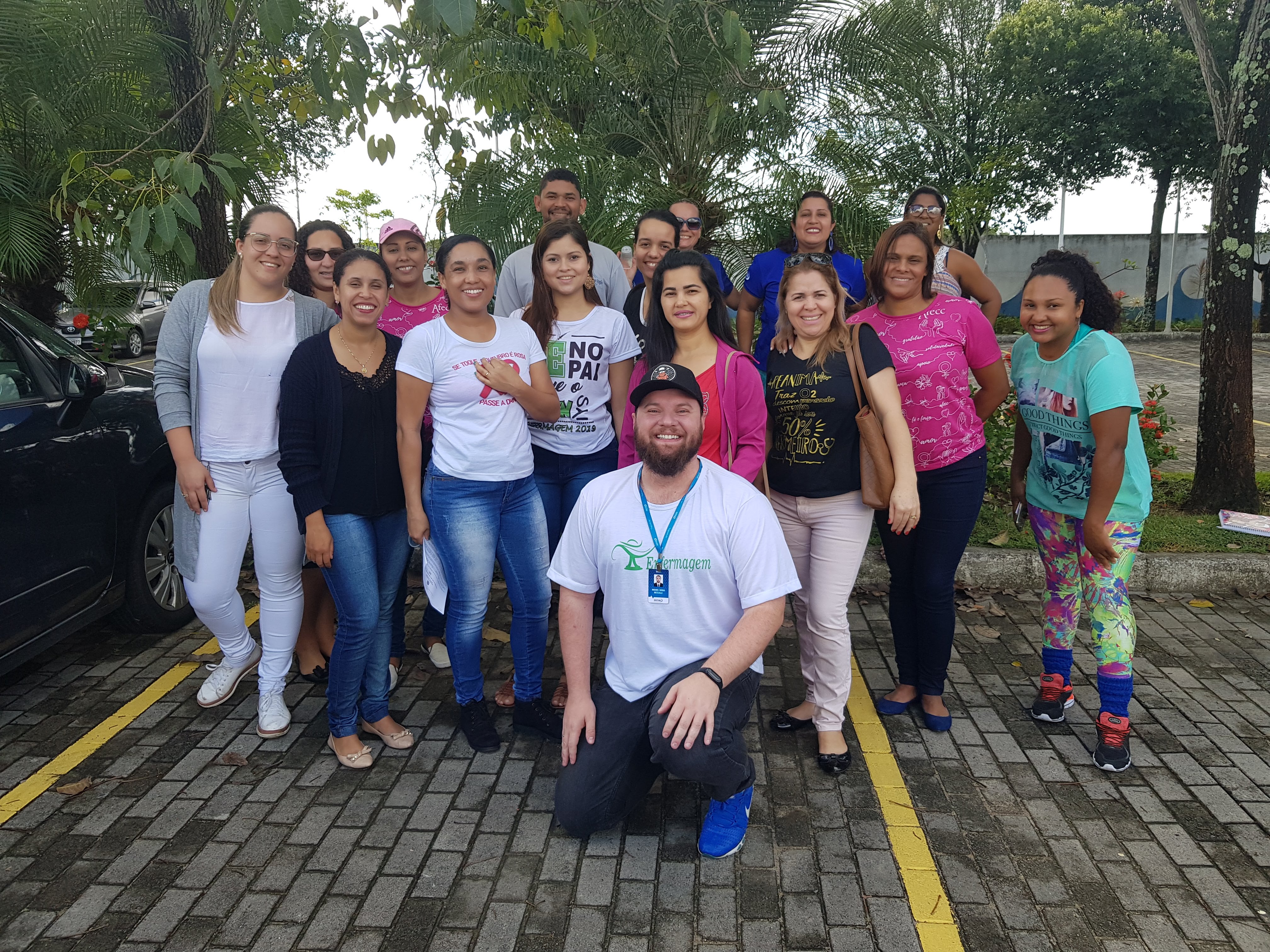 Turma de Enfermagem de Serra participa de aula no Parque da Cidade