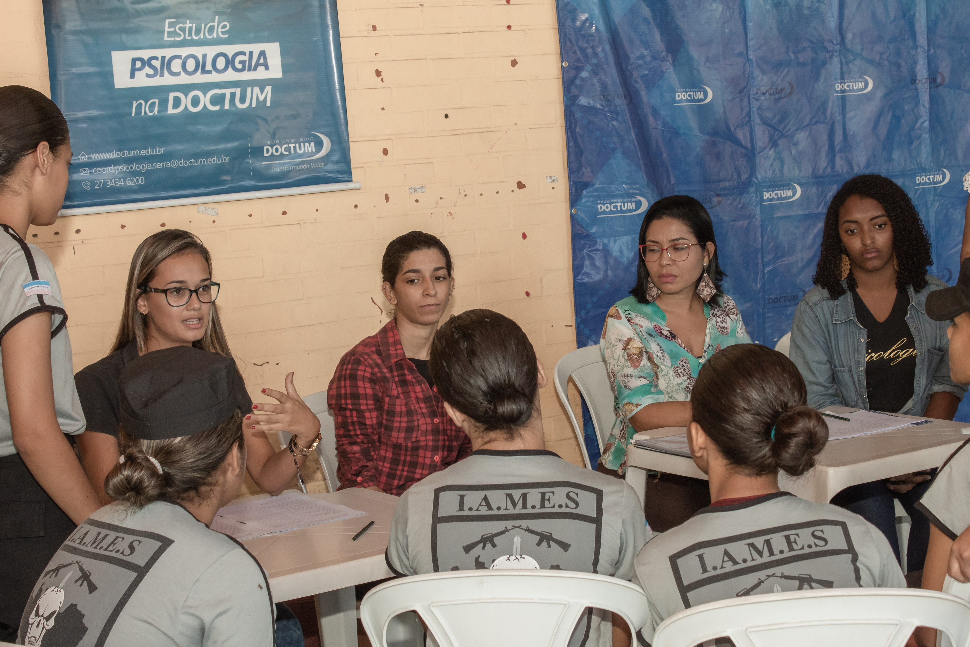 Acadêmicos da Doctum participam de ação social em Serra