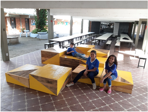 Alunos de Arquitetura e Urbanismo projetam mobiliário lúdico para escola pública