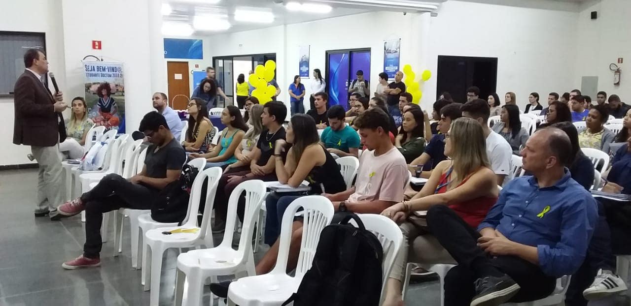 Palestra comemora Dia do Administrador na unidade Doctum de Guarapari