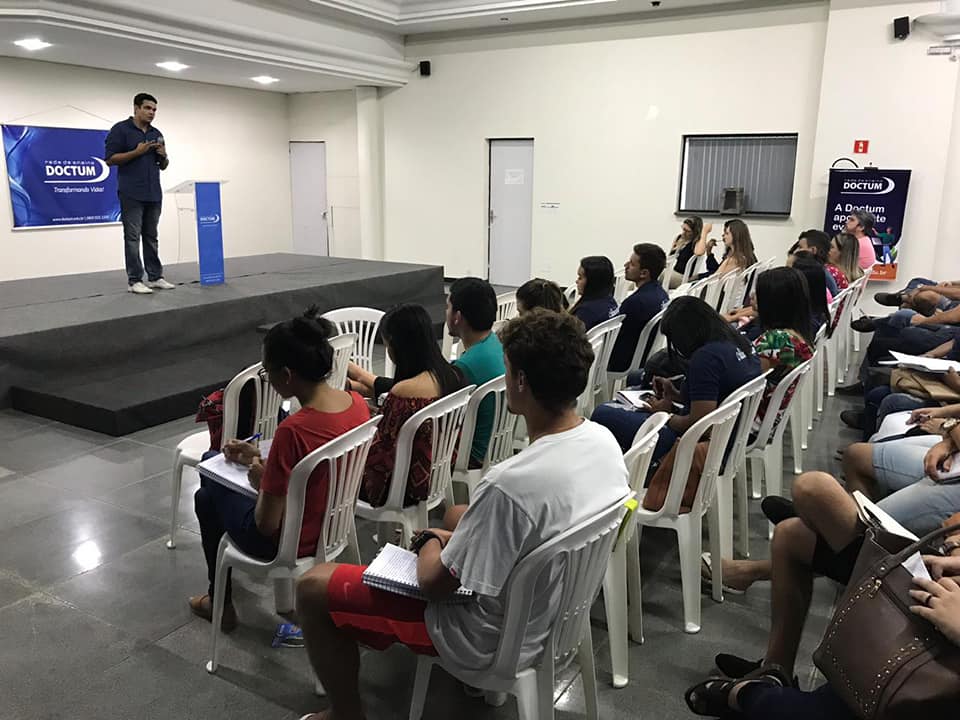 Palestra sobre Criptomoedas e Blockchain é realizada na Doctum Guarapari