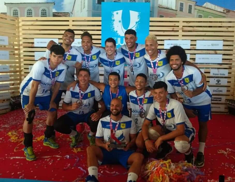 Equipe de voleibol da Doctum é medalhista nos Jogos Universitários Brasileiros 2019